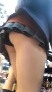 全盛期】激かわ激ミニ食い込み直してミニ直さず丸見えギャル女良2人組＾＾超ｵｽｽﾒ! が半額 | Xcolle