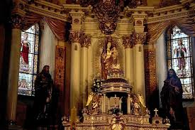 Manastirea franciscana nu are definite produse şi/sau servicii! Statuia Fecioarei Maria Din Sumuleu Ciuc Cele 7 Minuni Ale Transilvaniei