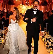 Manganiello became engaged to actress sofía vergara on christmas day 2014 after six months of dating. Sofia Vergara And Joe Manganiello Wedding Pictures 2015 Popsugar Celebrity