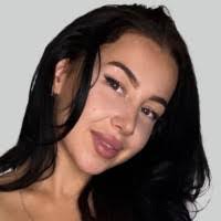 Allison Ember's Instagram, Twitter & Facebook