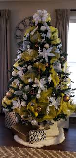 Yellow Merry And Bright Christmas Tree Yellow Decorations Christmas Tree Yellow Christmas Tree Inspiration