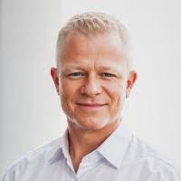 Amanda Schaal's Instagram, Twitter & Facebook