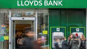 Lloyds bank aims to be uk's biggest private landlord by 2025. Hedge Funds Slug It Out Over Lloyds Bank Financial Times