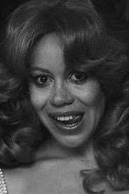 Lisa Toothman's Instagram, Twitter & Facebook