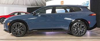 新型【クラウン  エステート延期】発売日いつ？2024年夏頃の予想、当初2月予定の生産が開始できない、ダイハツと豊田自動織機の試験不正影響か、あの対抗車種と同時期デビューに【トヨタ最新情報】PHEVの予想価格800万円前後、HEVも有り、定員5名で3列シート無し、車中泊  ...