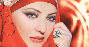 فى يوم من الايام كان هناك رجل يبحث عن وقود لسيارته فاقترب من احدى محطات الوقود و طلب من العامل ملئ السيارة بالوقود و بعد قليل جاء العامل و قال تمام يا فندم تم. Ø§Ù„ÙÙ†Ø§Ù†Ø© Ù…ÙŠØ§Ø± Ø§Ù„Ø¨Ø¨Ù„Ø§ÙˆÙ‰ ØªØªÙ‡Ù… Ø´Ù‚ÙŠÙ‚ØªÙ‡Ø§ Ø¨Ø§Ù„Ø±Ø¯Ø© ÙˆØªØªØ¨Ø±Ø£ Ù…Ù†Ù‡Ø§ Ø§Ù„ÙŠÙˆÙ… Ø§Ù„Ø³Ø§Ø¨Ø¹