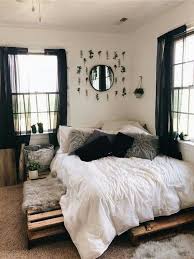 Bedroom Decor Yatak Odasi Dekoru In 2020 Bedroom Decor For Small Rooms Aesthetic Bedroom Dream Rooms