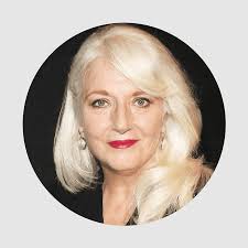 Paula Hawkins, haley Bennett, into The Water, rebecca Ferguson, luke Evans,  emily Blunt, film Director, news, actor, Family