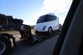 Tesla motors has postponed the production of its electric truck tesla semi for the next year 2022. New Tesla Semi With Updated Windows Door Handles And Tail Lights Spotted In Sacramento
