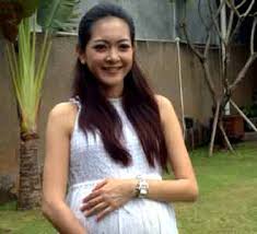 Berita kehamilan richa novischa benar adanya. Richa Novischa Serba Putih Foto 0