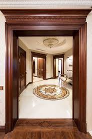 кухня коридор как оформить дверной проем без двери на кухню фото Dvernoj Portal Iz Massiva Dereva House Arch Design Wood Doors Interior Entrance Door Design