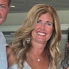 Jennifer Ringer's Instagram, Twitter & Facebook