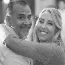 How can I get the right peak light in the center like the left side?