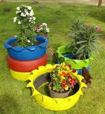 Diy Autoreifen Bunt Anmalen Als Gartengestaltung Autoreifen Garten Diy Blumen Gartengestaltung