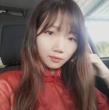 Leanne Tan updated her profile picture.