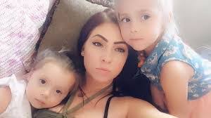 Kelly Nay's Instagram, Twitter & Facebook