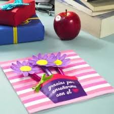 El día del maestro es un día conmemorativo dedicado a los maestros, catedráticos y profesores. Tarjeta De Maceta Para Maestra