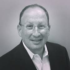 Kelly Schrauth's Instagram, Twitter & Facebook