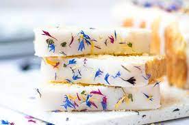 super saftiger zitronen mascarpone kuchen rezept in 2021 kuchen rezepte einfach kuchen und torten rezepte kuchen zutaten