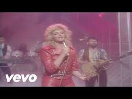 The Kelly Family Fell In Love With An Alien Lyrics Bonnie Tyler Total Eclipse Of The Heart Youtube Bonnie Tyler Eclipse Of The Heart Country Music Hits