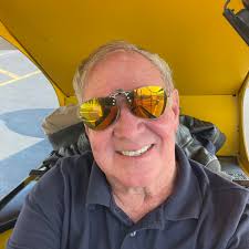 What is the location of the island fortress photographed in 1997 near  Montreal?