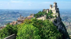 Repubblica di san marino, also known as the most serene republic of san marino, is a country in the apennine mountains. San Marino In Corona Zeiten Zwergenaufstand Auf Dem Monte Titano