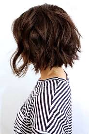 10 Bob Frisuren Fur Dicke Welliges Haar Frauen Absolut Lieben Stile Mit Bewegung Kurzhaarfrisuren Haarschnitt Kurz Haarschnitt