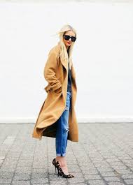 Demin de dediğim gibi kot mavisi yani denim parçalar ile kombinlenen deve tüyü kaban size çok sportif ve rengi ile uyumlu kontrast renklerdendir. Kiyafetlerinizi Pahali Gostermesi Garanti Deve Tuyu Nun 25 Hali Onedio Com