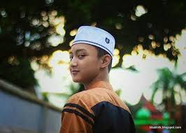 Berikut kutipan lirik lagunya tak terbayang rintihan tangismu disaat melahirkanku betapa besar … Lirik Lagu Ibu Aku Rindu Syubbanul Muslimin Kitablirik