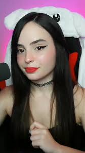 Silvia con su makeup está guapísima Silvia luce de lo más hermosa y  espectacular con su look. @iamsilvia♡ se veía muy bella y linda con el  precioso makeup que se hizo, le quedó fantástico. Silvia ...