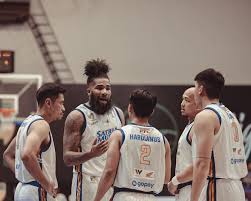 Communication is important during a basketball game…we huddle to make sure  we're all on the same page on both offense and defense…Here @efoster_12  asked @hardianus “Yo, why you throw that alley so