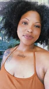 Alexis Herbert's Instagram, Twitter & Facebook