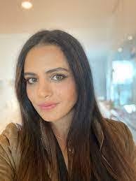 Elizabeth Rizk's Instagram, Twitter & Facebook