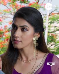Devaansh ko maarne ki saazish rach rahi hai Megha, kya Vasu ke rehte ho  paayegi woh kaamyaab? , Dekhiye #Vasudha, har roz, raat 10:15 baje, sirf  #ZeeTV par. , #Vasu #Devaansh #Megha #ZeeOnTheGo
