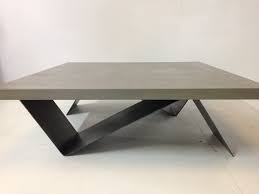 table basse beton ave pietement zig zag en acier so design table basse beton table basse table basse beton cire