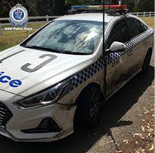 悉尼警方追逐失窃豪车一男子刺伤警官被捕 suv car bmw car bmw