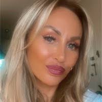 Christine Mannion's Instagram, Twitter & Facebook