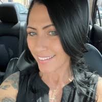 Julie Mattox's Instagram, Twitter & Facebook