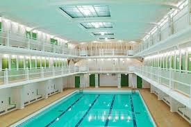 Archi Nager Dans Un Vert D Eau A Paris Le Point
