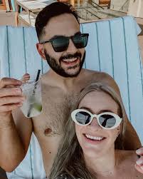 La niña detrás del video Heart-Shaped Box 📹 Robin Sloane (supervisor de  videos) fue a Seattle a reunirse con Kurt y discutir los planes de  promoción de In Utero. Según ella, «Kurt