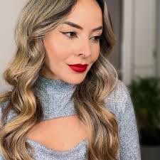 Carolina Arias's Instagram, Twitter & Facebook