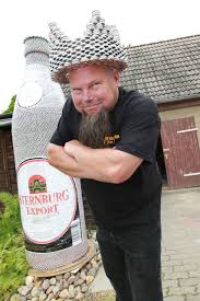 Der Sternburg Konig Fur Uns Auf Jeden Fall Ein Wahnsinnsfan Im Hintergrund Die Kronkorken Flasche Aus 135 211 Einzelne Guinness Kronkorken Sternburg Export