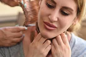 Maybe you would like to learn more about one of these? Giraffe Woman Stretches Her Neck With Rings For 5 Years And Then Takes Them Off Onthebright Com