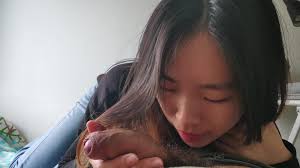 亚洲同学允许射在她脸上- 业余第一人称视角色情片