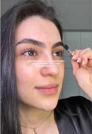 Cómo usar serum y aceite de romero para pestañas