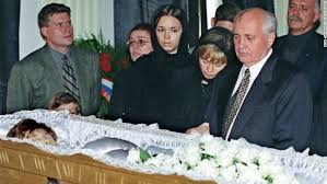 Frasi, citazioni e aforismi di raissa maksimovna titarenko gorbaciova. Mikhail Gorbachev Banned From Ukraine Cnn