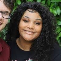 Warren Divers's Instagram, Twitter & Facebook