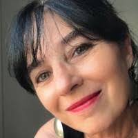 Kari Stuart's Instagram, Twitter & Facebook