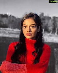 Banita sandhu movie list includes the complete details of all 1 movies acted by banita sandhu from her debut movie adithya varma to recent films actress banita sandhu movies list. Banita Sandhu Varma New Heroine Red T Shirt Pretty Gethu Cinema