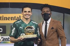 Posição médio (médio ofensivo) / avançado (extremo direito) internacionalizações a. Bola De Ouro Raphael Veiga E Eleito O Craque Da Copa Do Brasil 2020 Confederacao Brasileira De Futebol